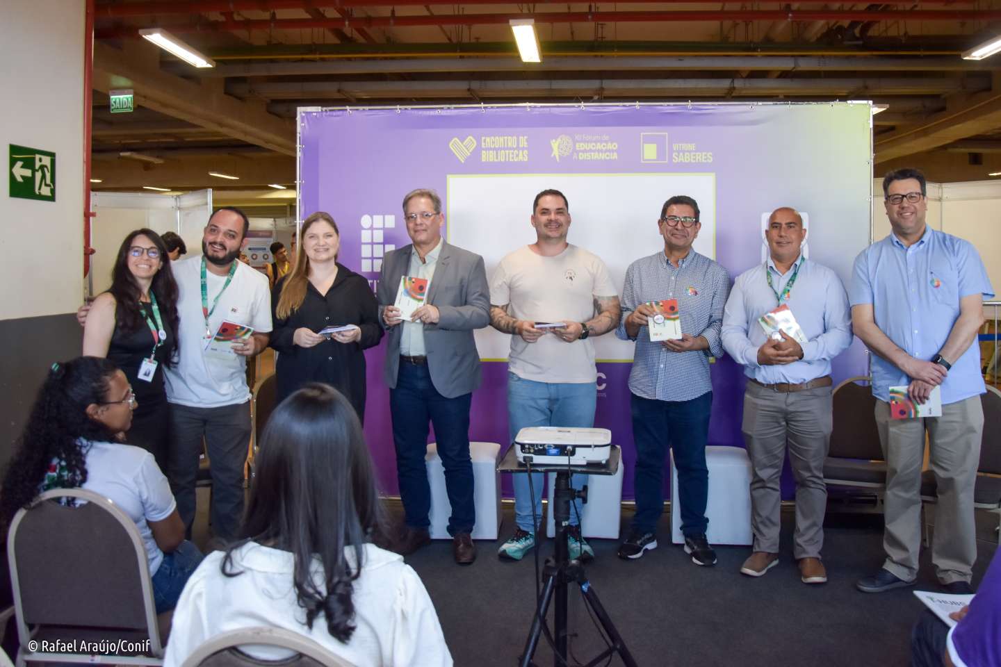 Livro sobre experiências inovadoras do projeto I-hubs é lançado durante a 5ª Semana de EPT