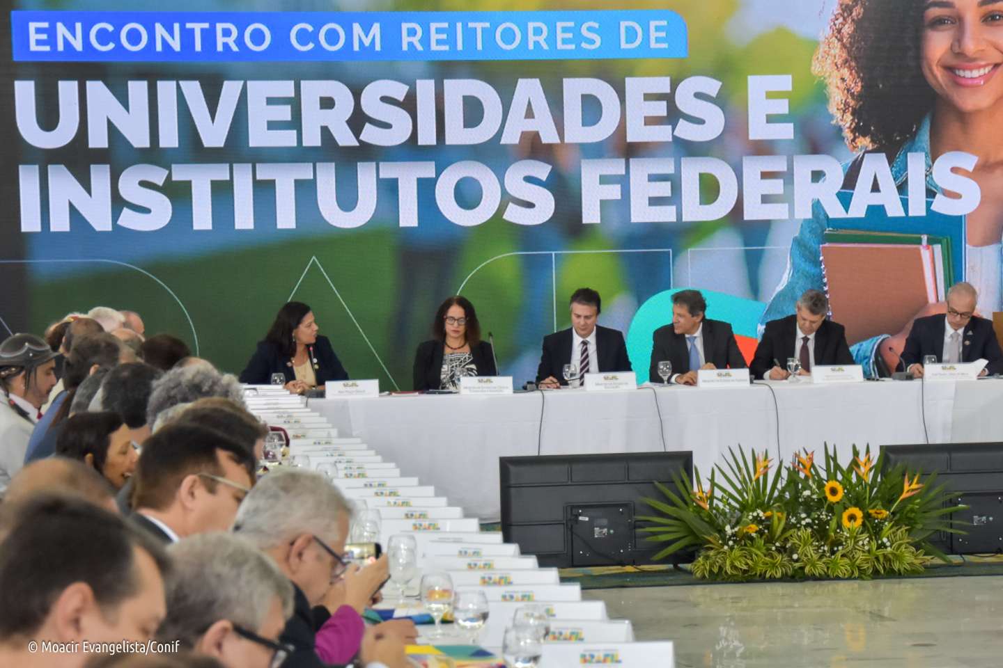 Governo anuncia recomposição do orçamento dos IFs e reedita decreto que limitava empenho