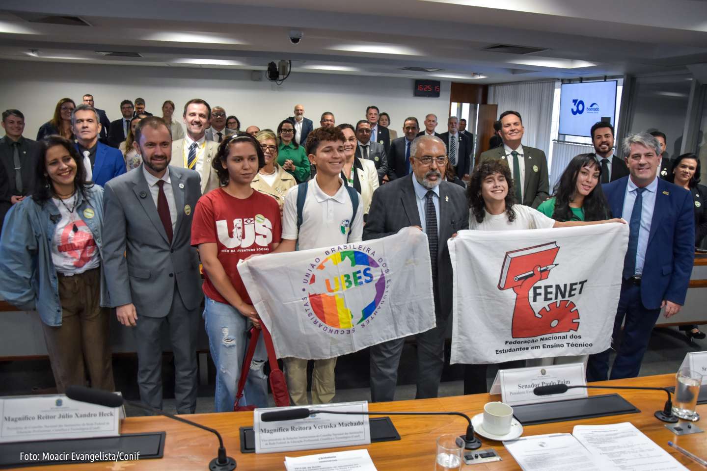 Conif debate alimentação escolar, assistência estudantil e orçamento em audiência no Senado